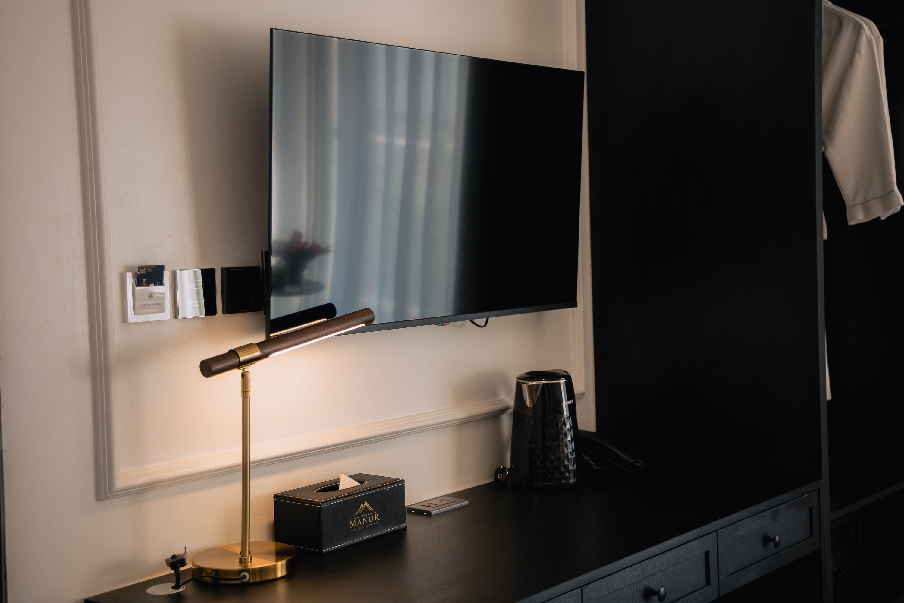 SUITE 